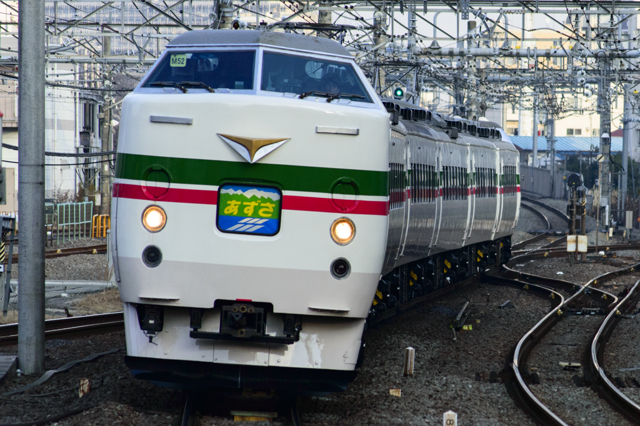 2014/12/30/M52編成グレードアップあずさ　あずさ85号　立川駅にて