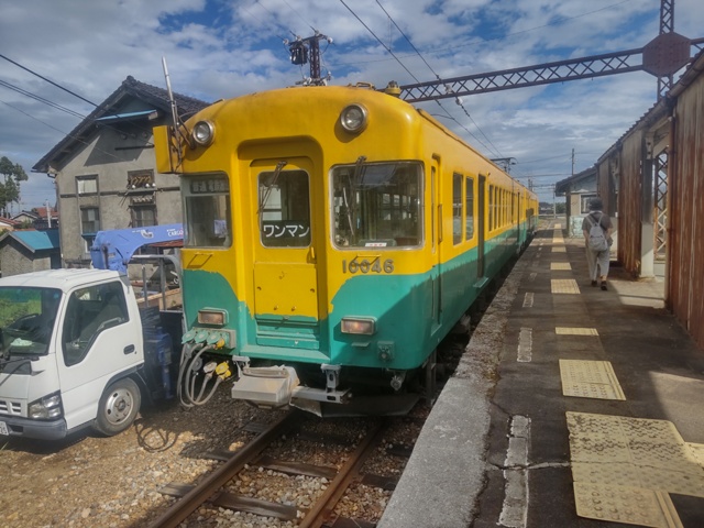 岩峅寺駅にて by りゃま (ID:11938993) 写真共有サイトPHOTOHITO