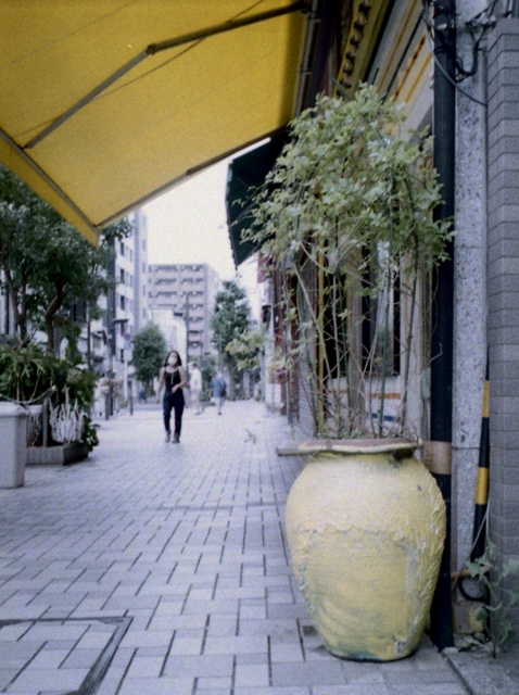 「伊勢佐木町〜朝 その2」 (film) by okamos (ID:11325544) 写真共有サイトPHOTOHITO