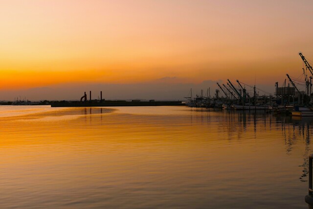 静寂の港 by asakusanori (ID:12657867) 写真共有サイトPHOTOHITO