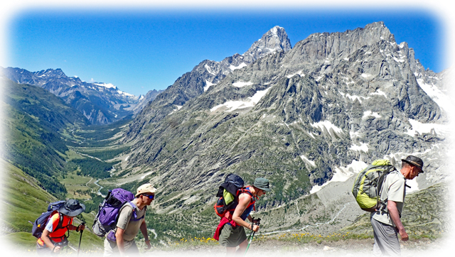 グランド・ジョラスを見ながらフェレ峠を目指す by 山好きトレッカー (ID:11646261) 写真共有サイトPHOTOHITO