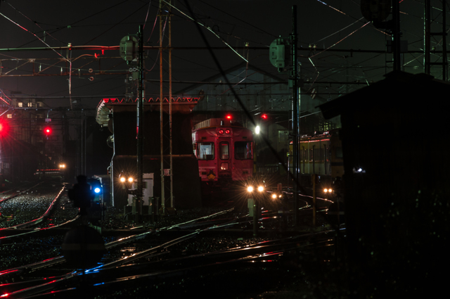 人と写真をつなぐ場所                        Shinji Haru                ファン登録        雨の夜、雲州平田駅、しまねっこ列車。コメント2件同じタグが設定されたShinji Haruさんの作品最近お気に入り登録したユーザータグ撮影情報EXIFデータ撮影地
